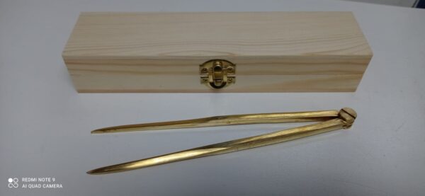 Compás Punta Seca Caja de Madera